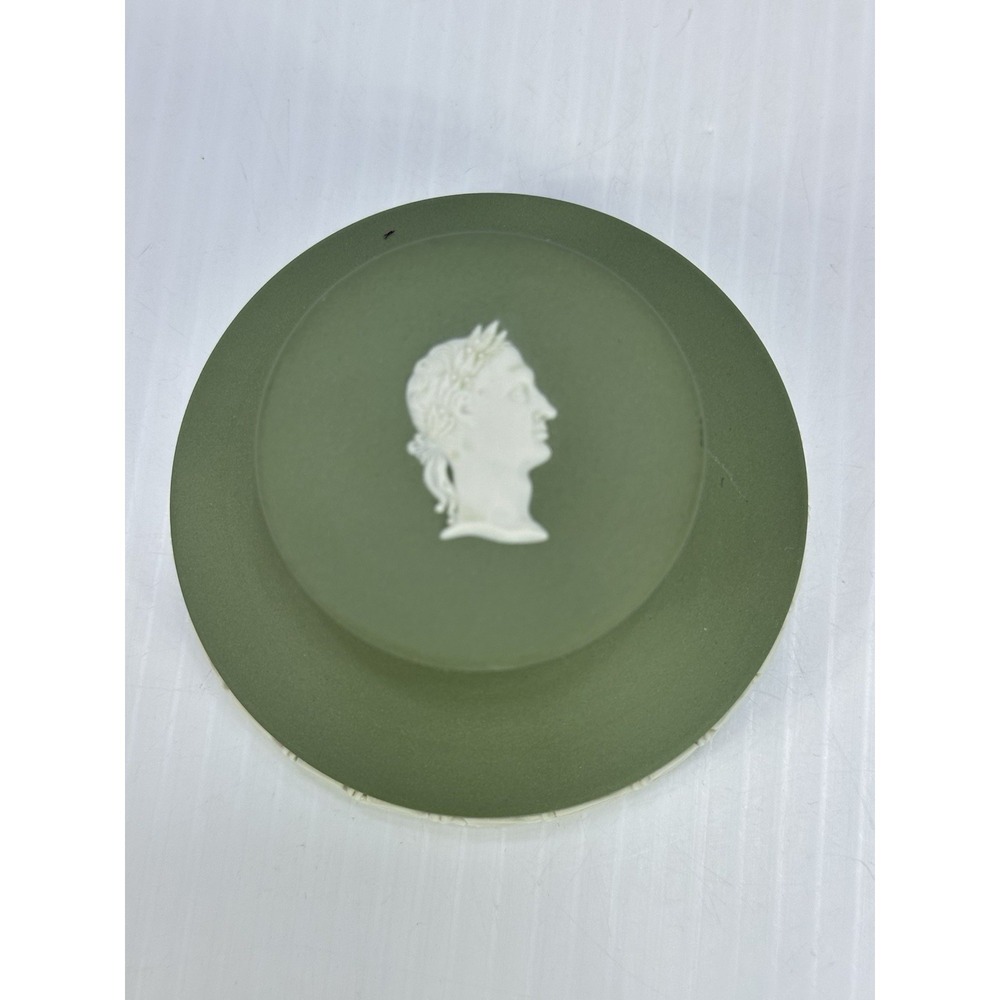 Vintage Paperweight Wedgwood JULIUS CAESAR Cameo Green Jasperware Cameo Basalt
